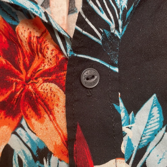 RVCA Hawaiian style tropical lily button up t-shirt size M - Picture 4 of 6